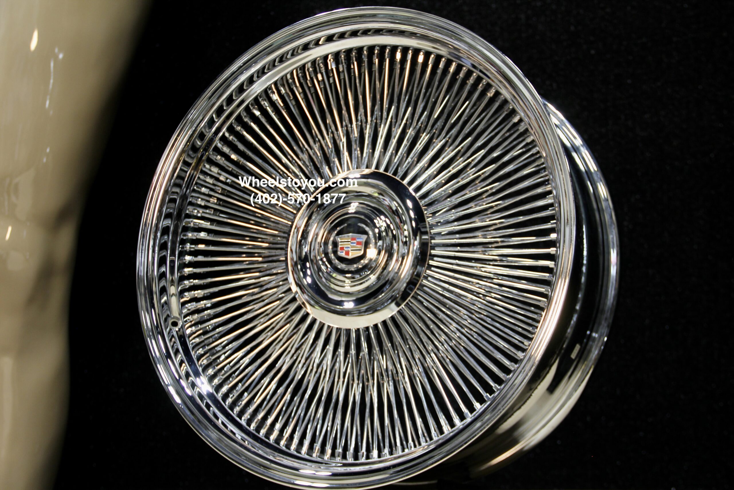 New Set (4) 26" Cadillac Chrome 200 Spoke Direct Bolt Wire Wheels With Floating Caddy Caps - Image 7